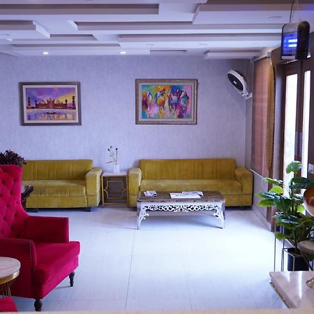 Hotel Avalon Suites Multan Zewnętrze zdjęcie