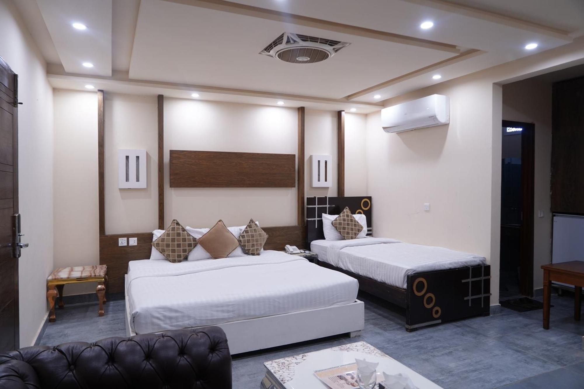 Hotel Avalon Suites Multan Zewnętrze zdjęcie