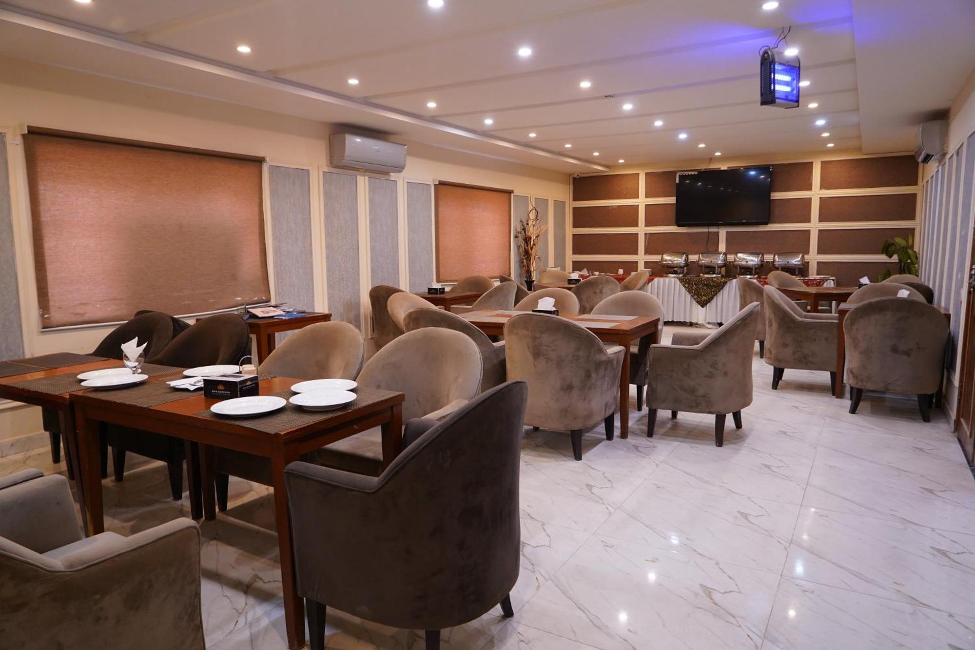 Hotel Avalon Suites Multan Zewnętrze zdjęcie