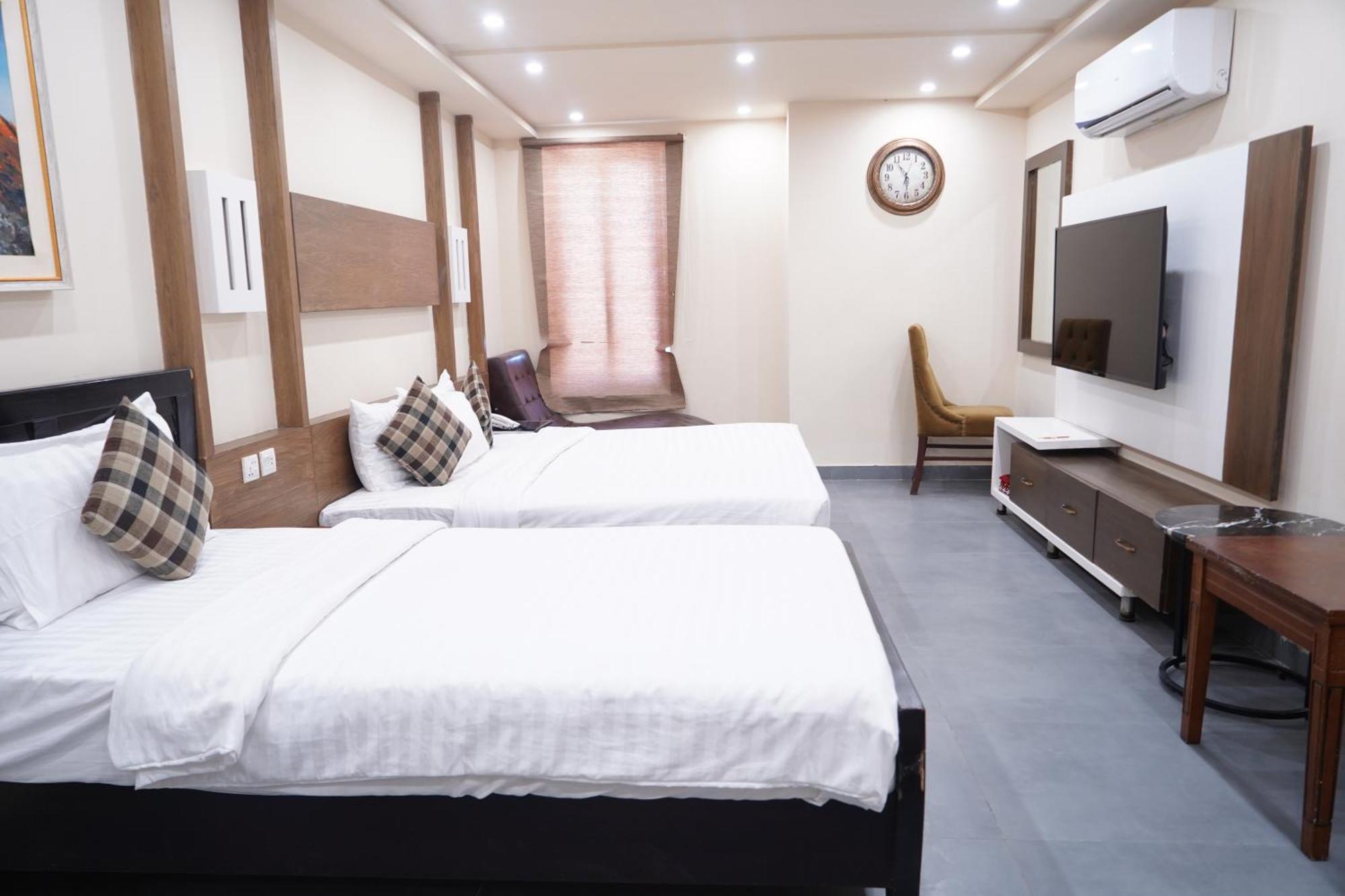 Hotel Avalon Suites Multan Zewnętrze zdjęcie