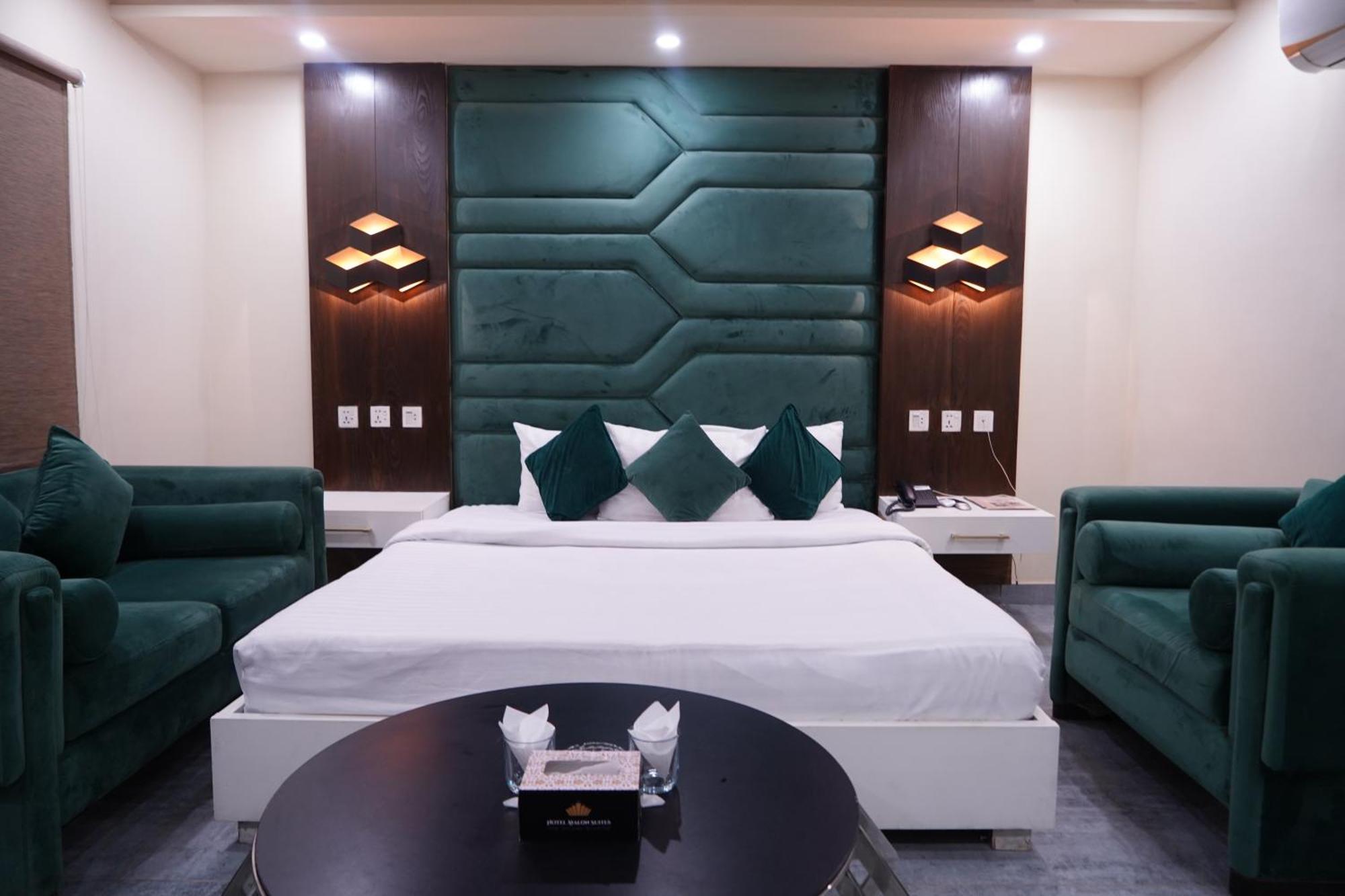 Hotel Avalon Suites Multan Zewnętrze zdjęcie