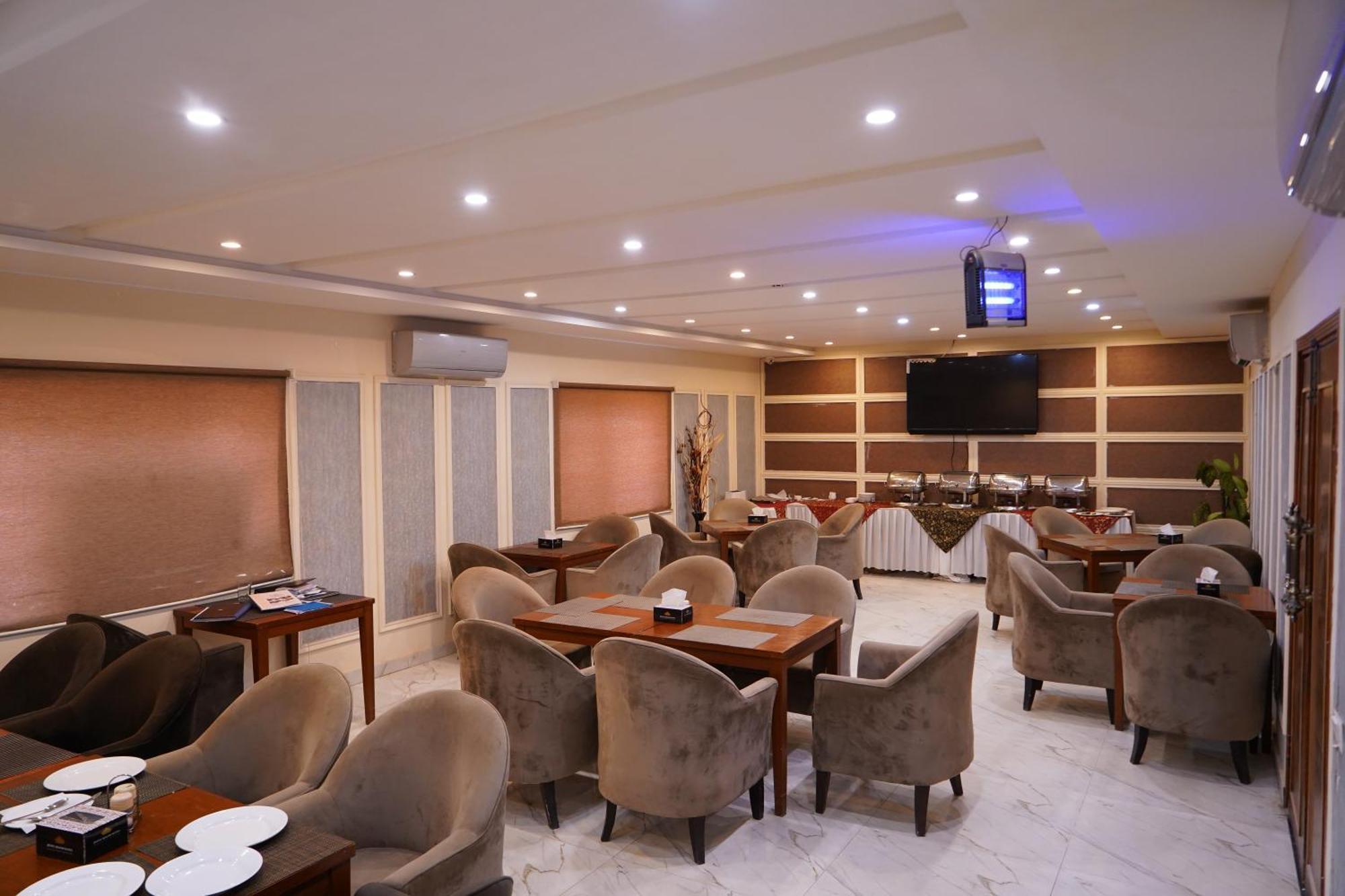 Hotel Avalon Suites Multan Zewnętrze zdjęcie