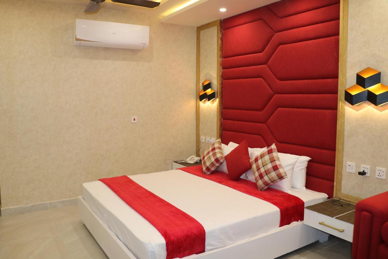 Hotel Avalon Suites Multan Zewnętrze zdjęcie