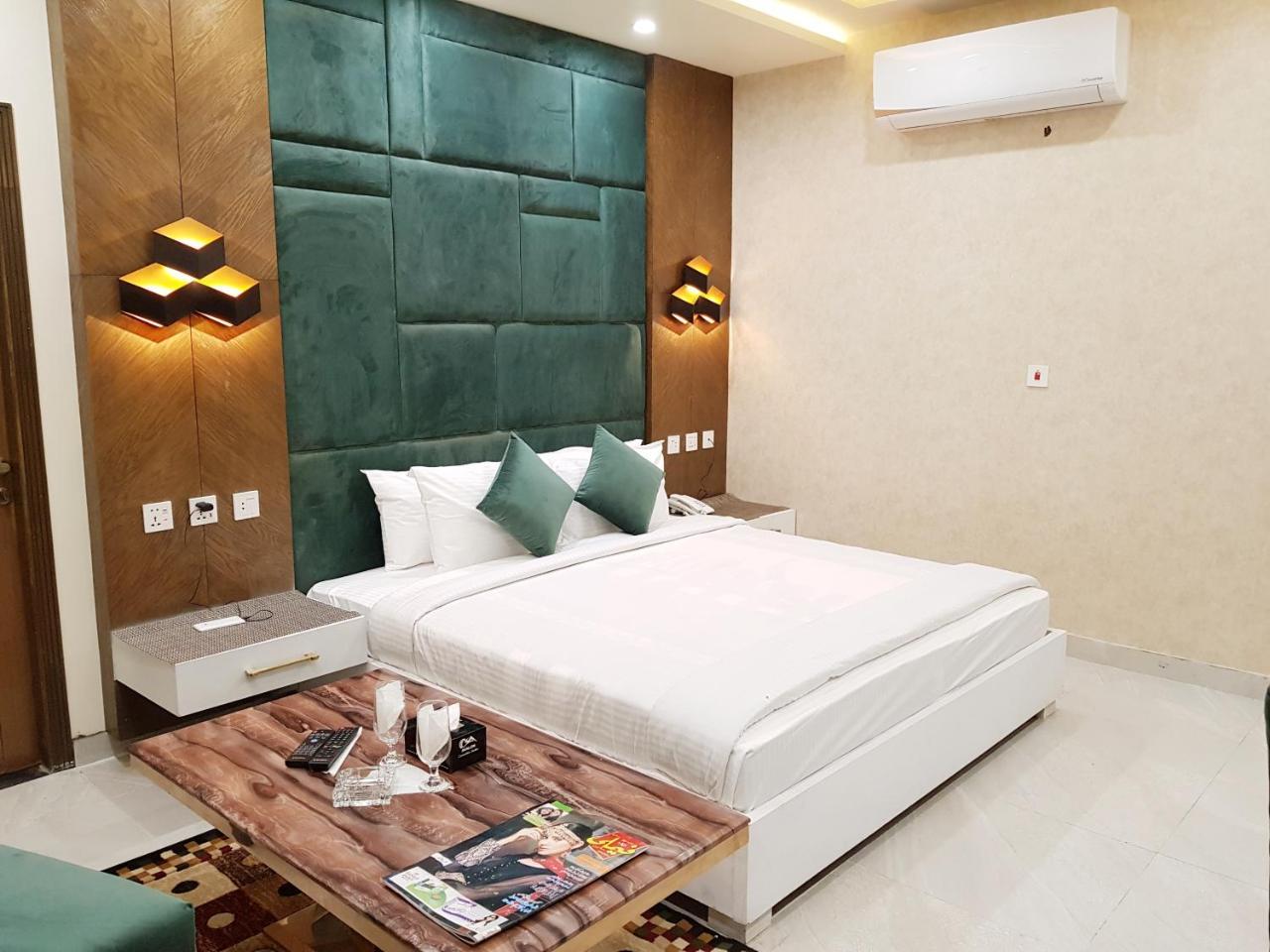 Hotel Avalon Suites Multan Zewnętrze zdjęcie