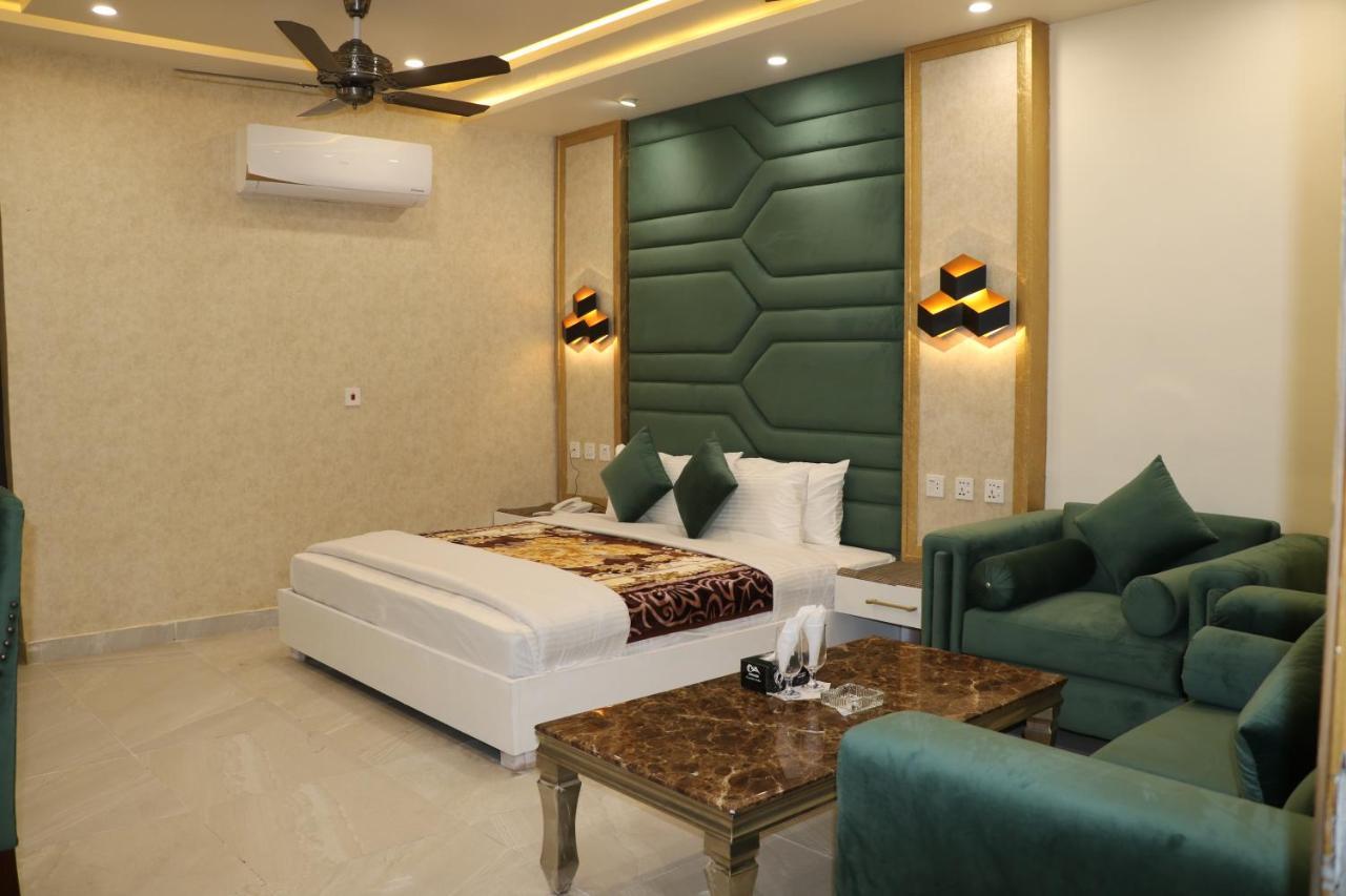 Hotel Avalon Suites Multan Zewnętrze zdjęcie