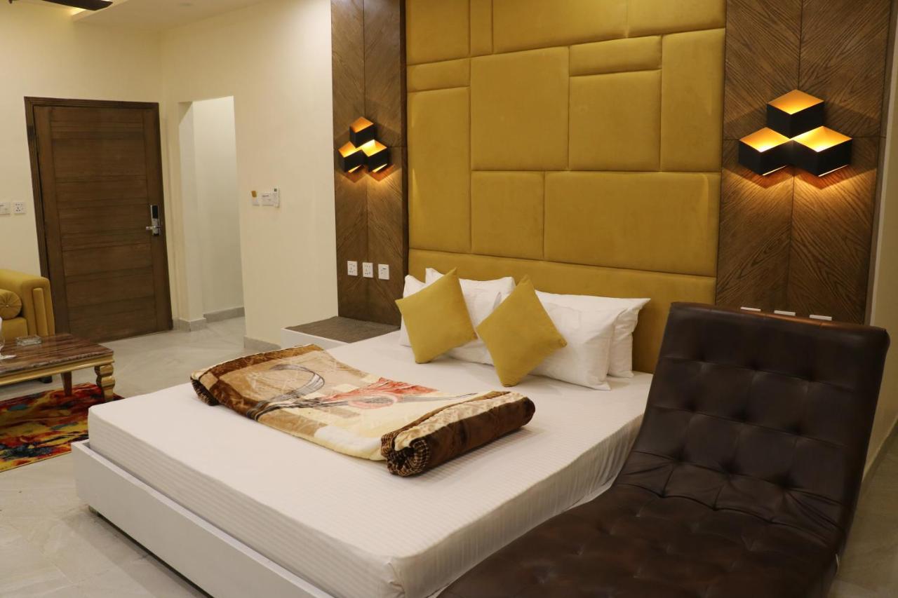 Hotel Avalon Suites Multan Zewnętrze zdjęcie